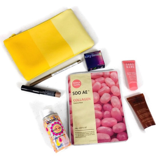 Other - 8 Piece Sample Bundle Including makeup bag NWT